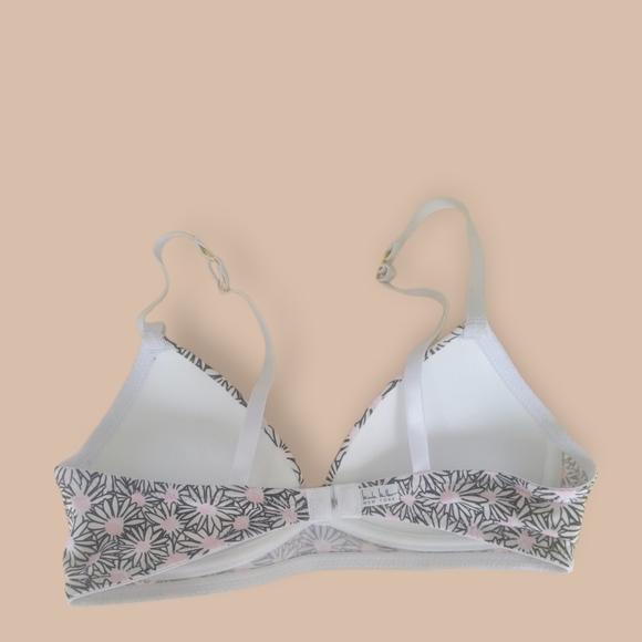 NEW BRA - Picture 2 of 5